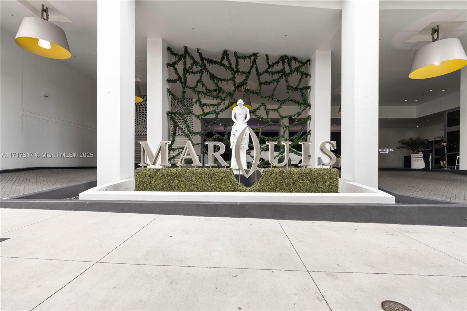 1100 Biscayne Blvd # 4805