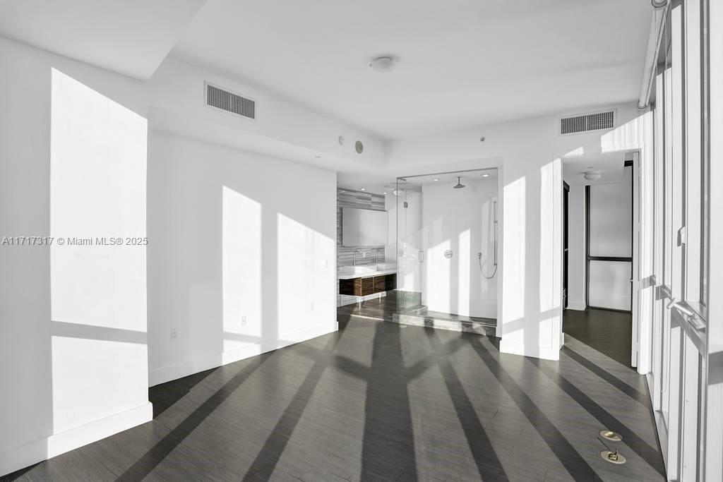 1100 Biscayne Blvd # 4805
