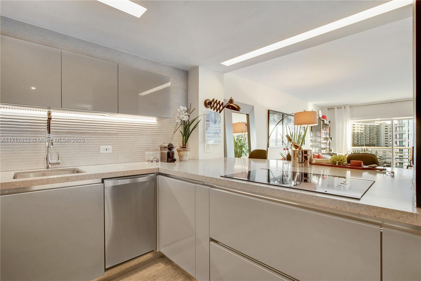 1450 Lincoln Rd # 909