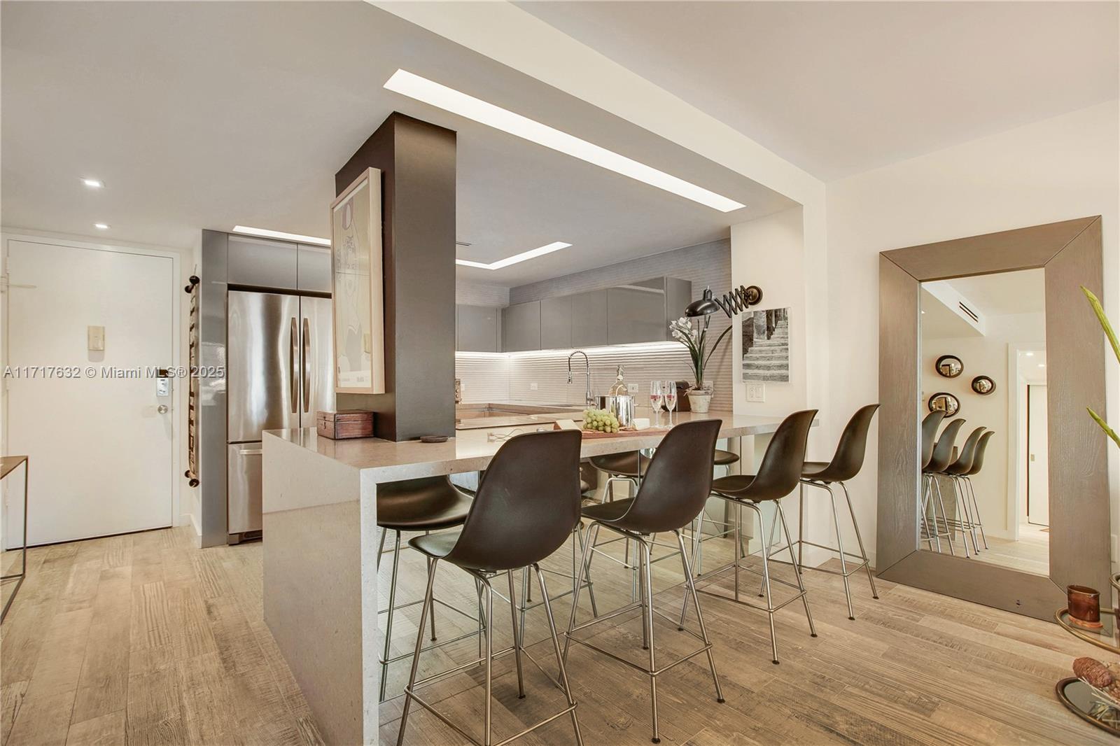 1450 Lincoln Rd # 909