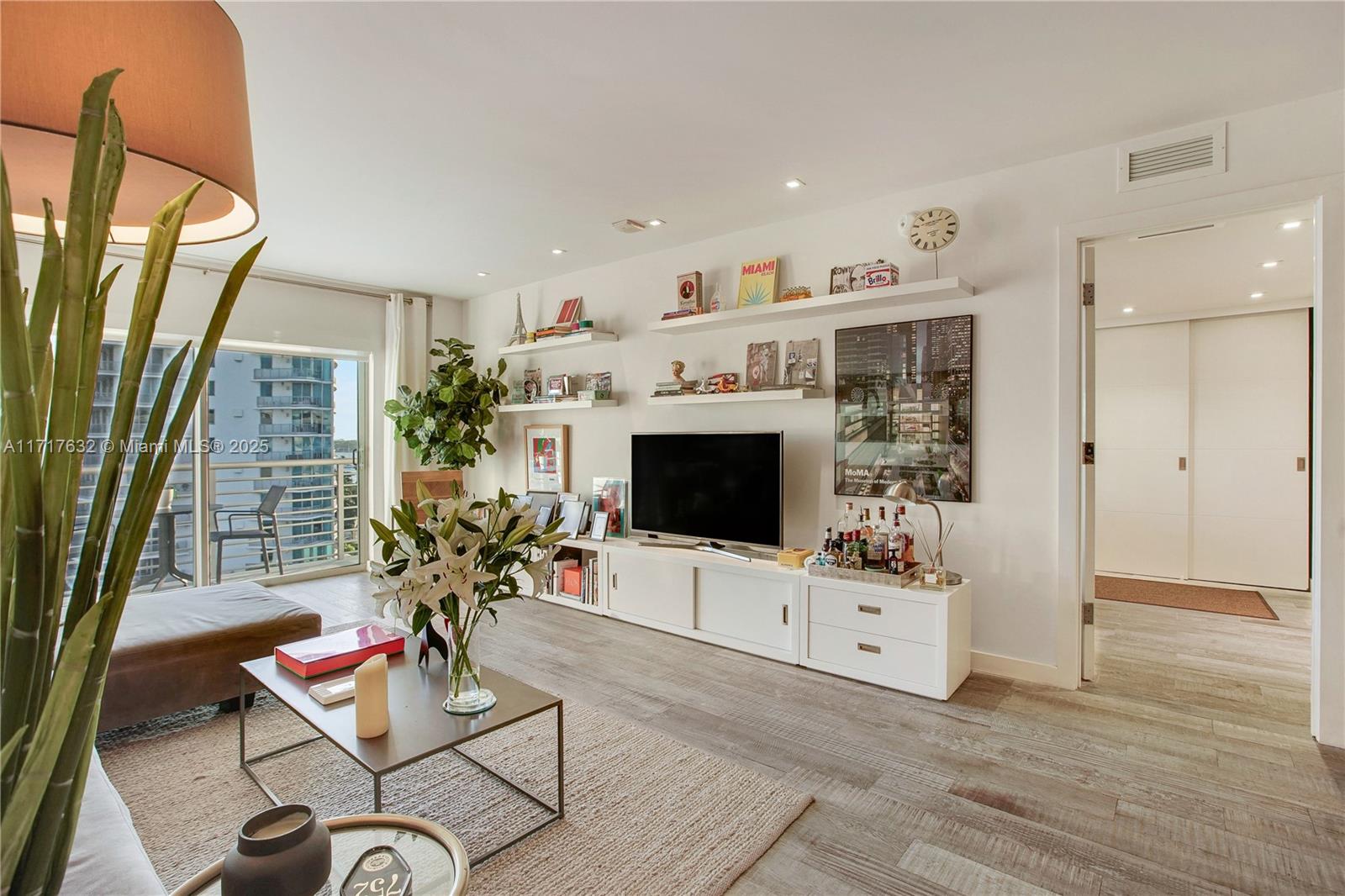 1450 Lincoln Rd # 909