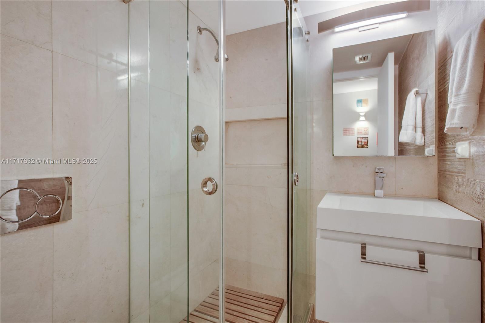 1450 Lincoln Rd # 909