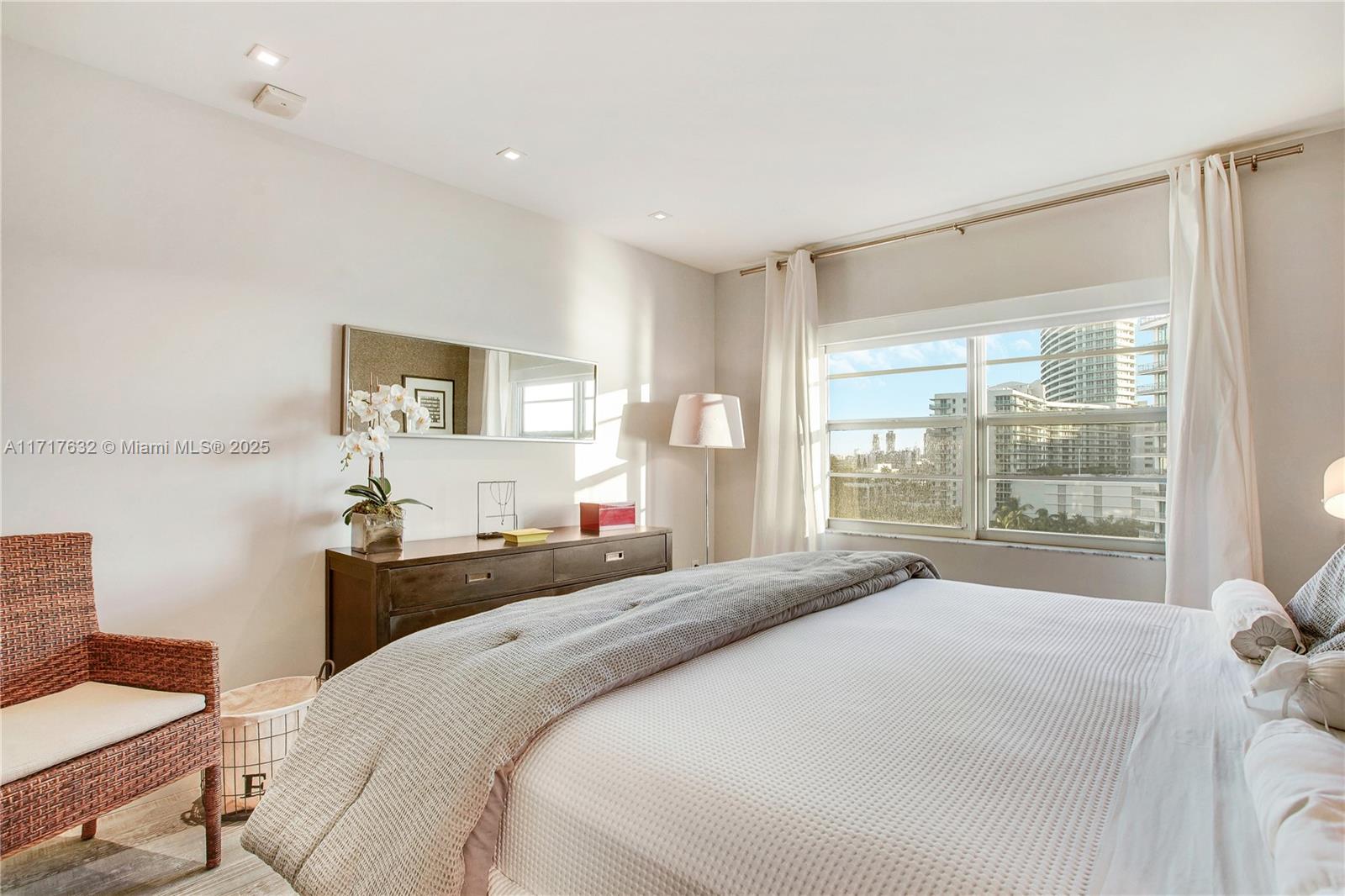 1450 Lincoln Rd # 909