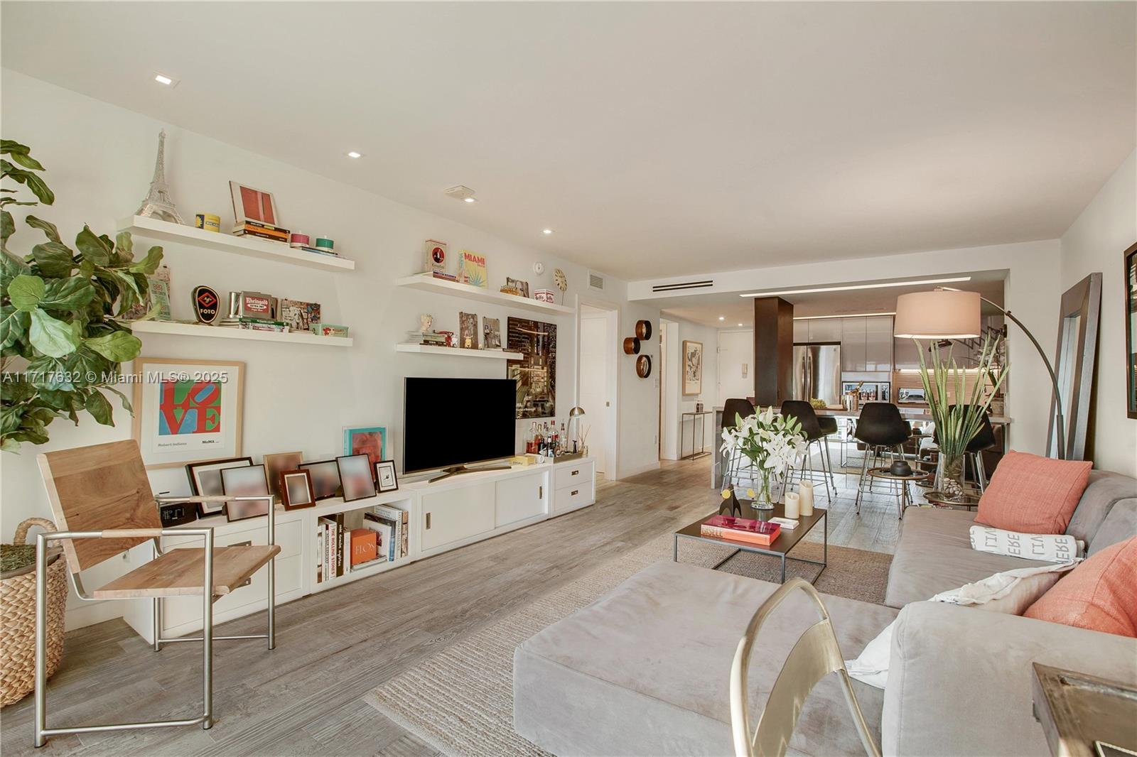 1450 Lincoln Rd # 909