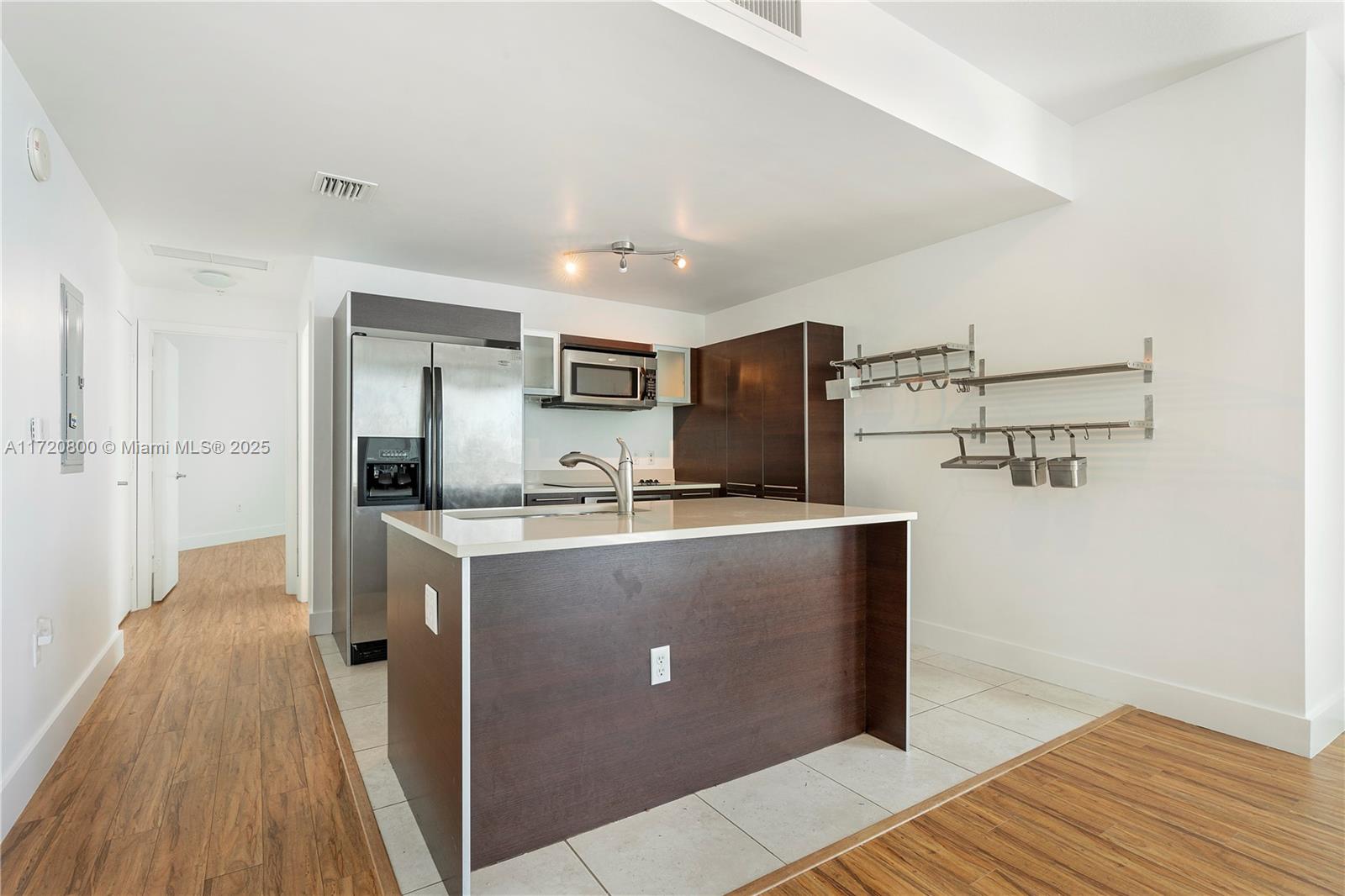 1900 N Bayshore Dr # 3410