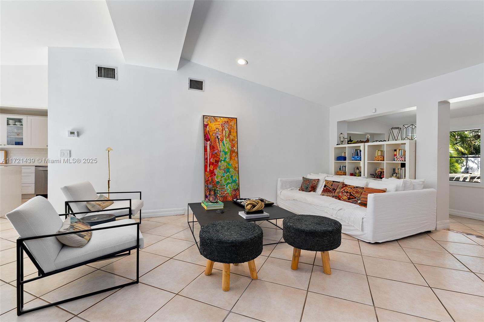 4160 Ventura Ave
