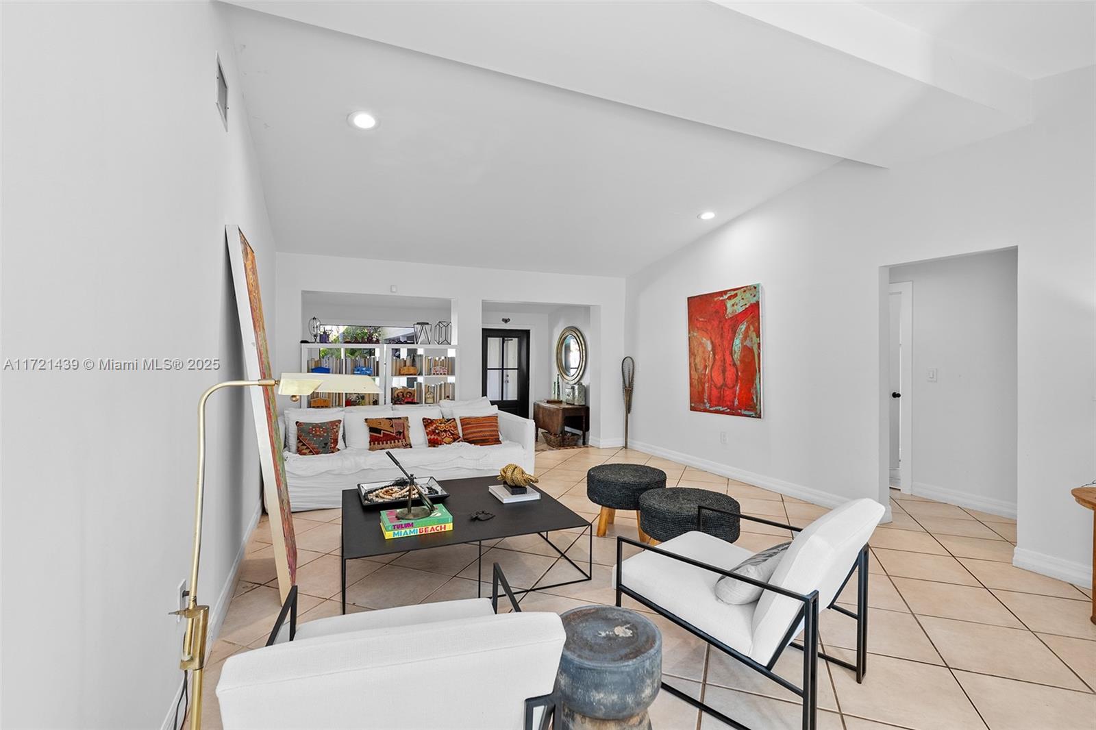 4160 Ventura Ave