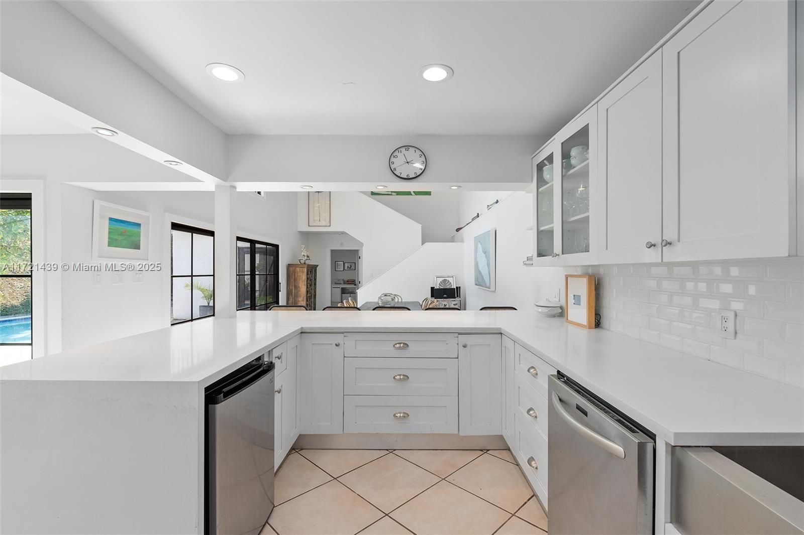 4160 Ventura Ave
