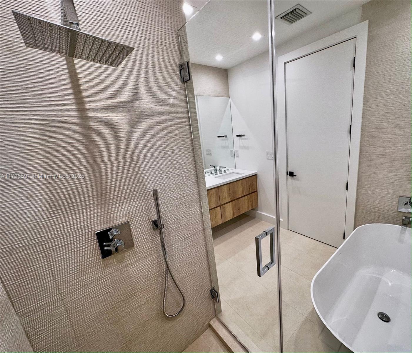 3130 Plaza St # 3130