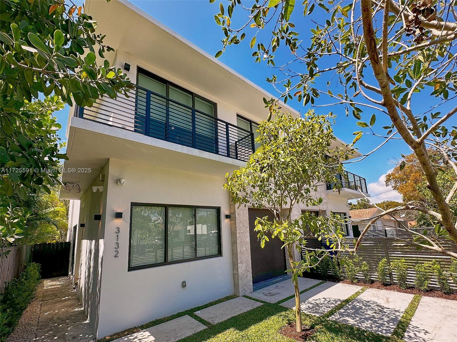 3130 Plaza St # 3130