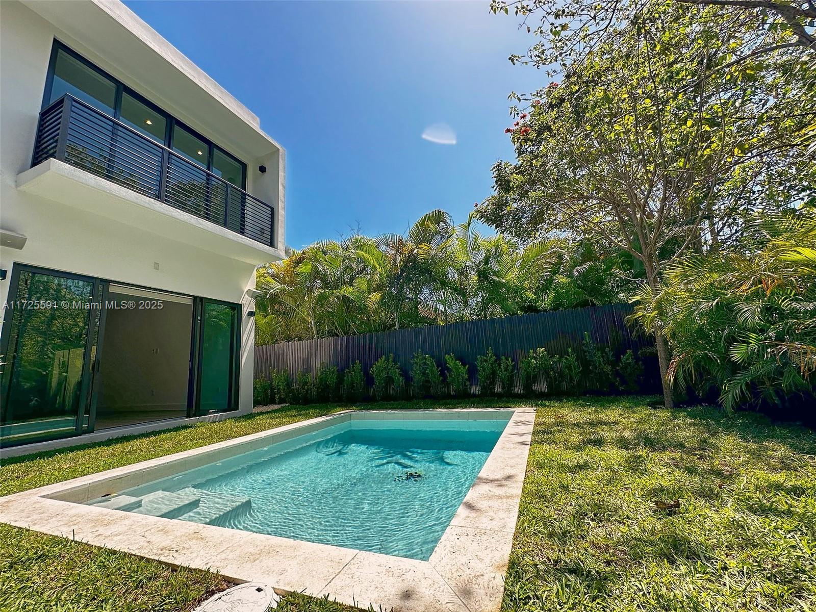 3130 Plaza St # 3130