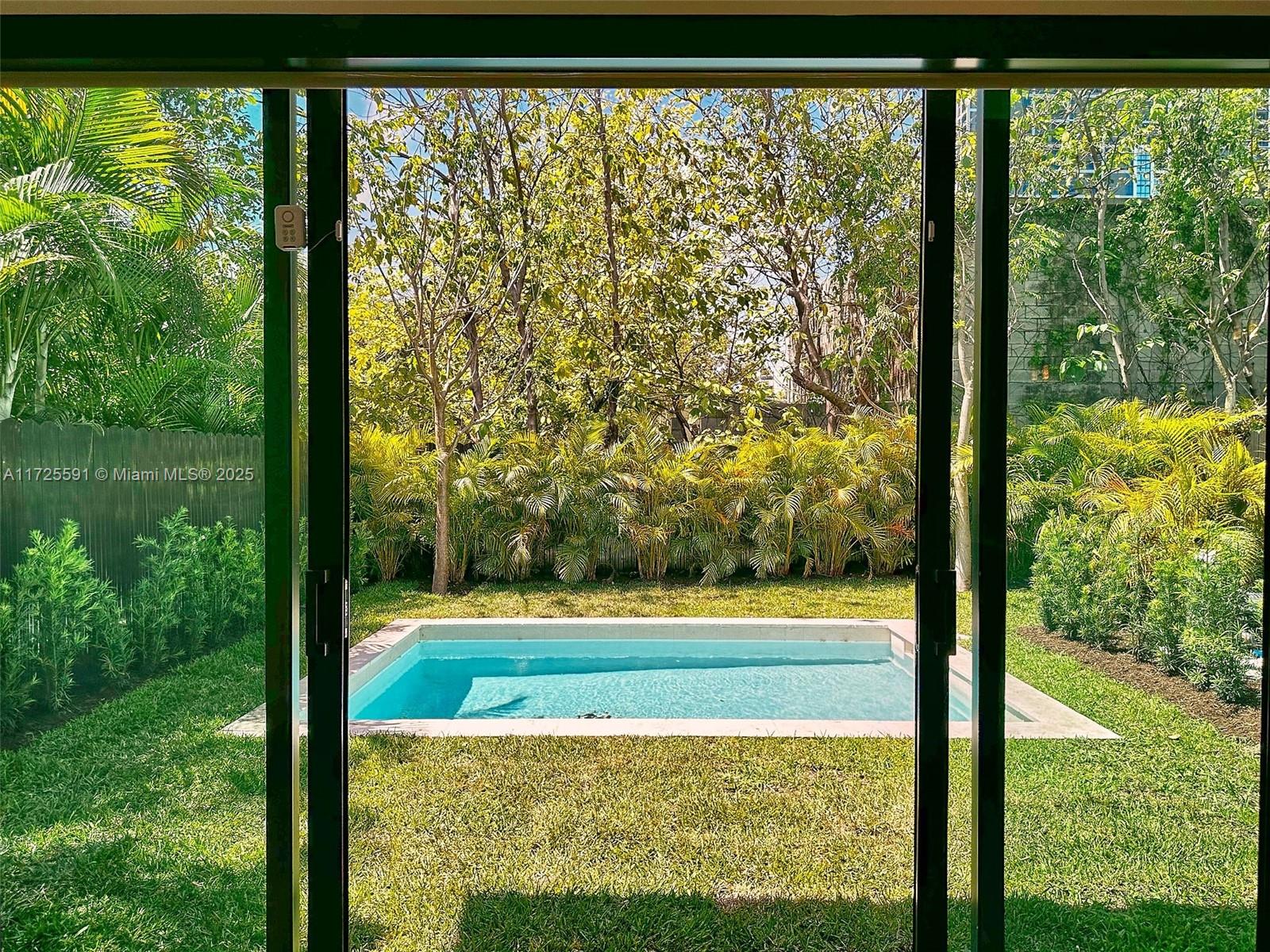 3130 Plaza St # 3130