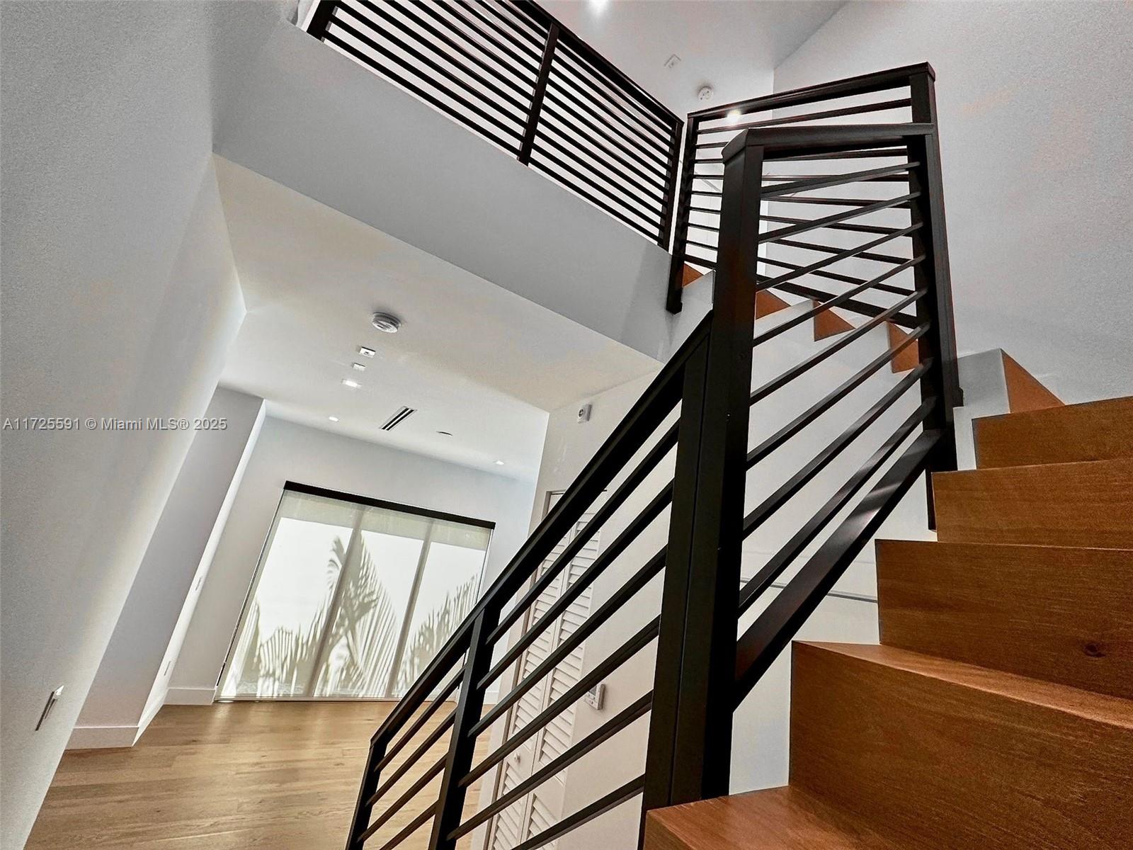 3130 Plaza St # 3130