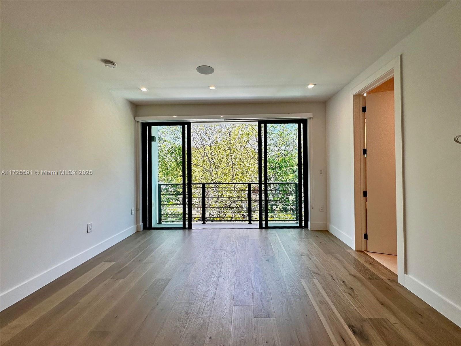 3130 Plaza St # 3130