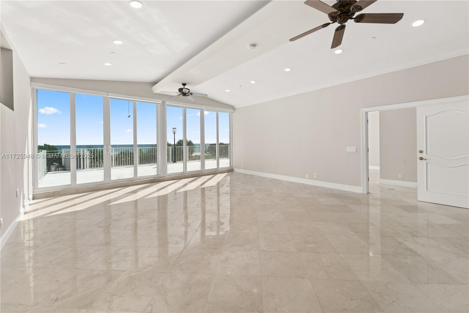 5601 Collins Ave # M12