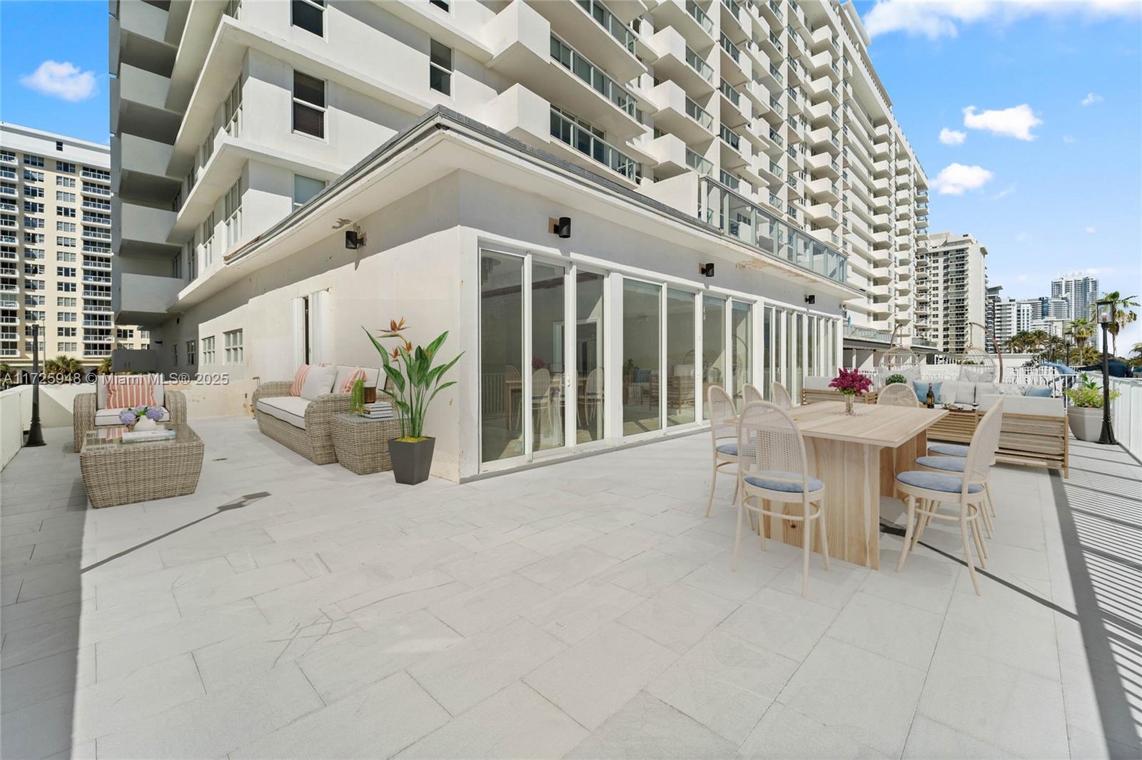 5601 Collins Ave # M12