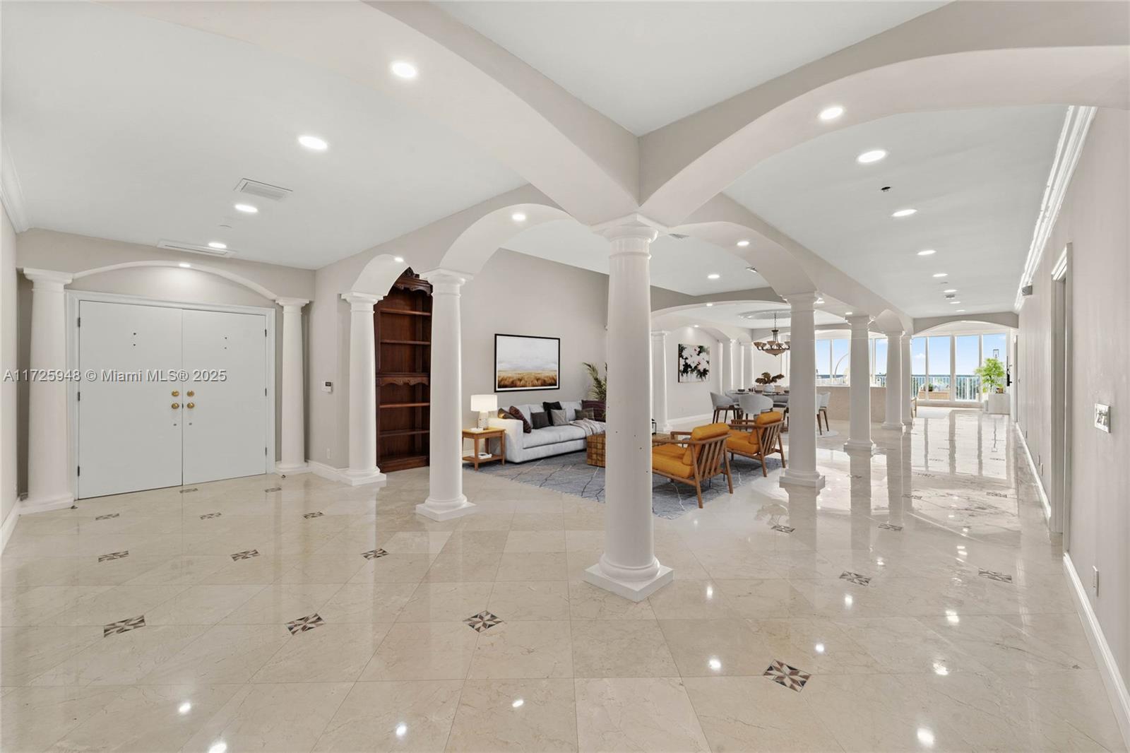 5601 Collins Ave # M12