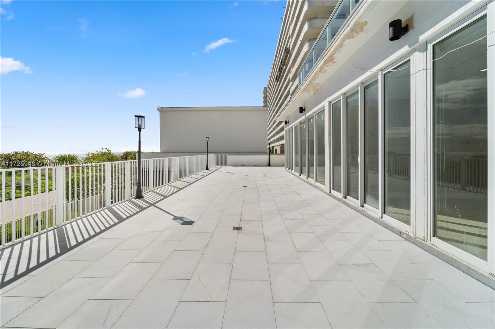 5601 Collins Ave # M12