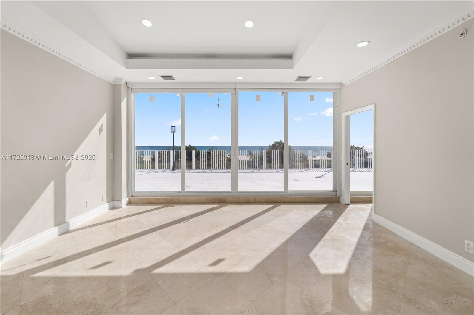 5601 Collins Ave # M12