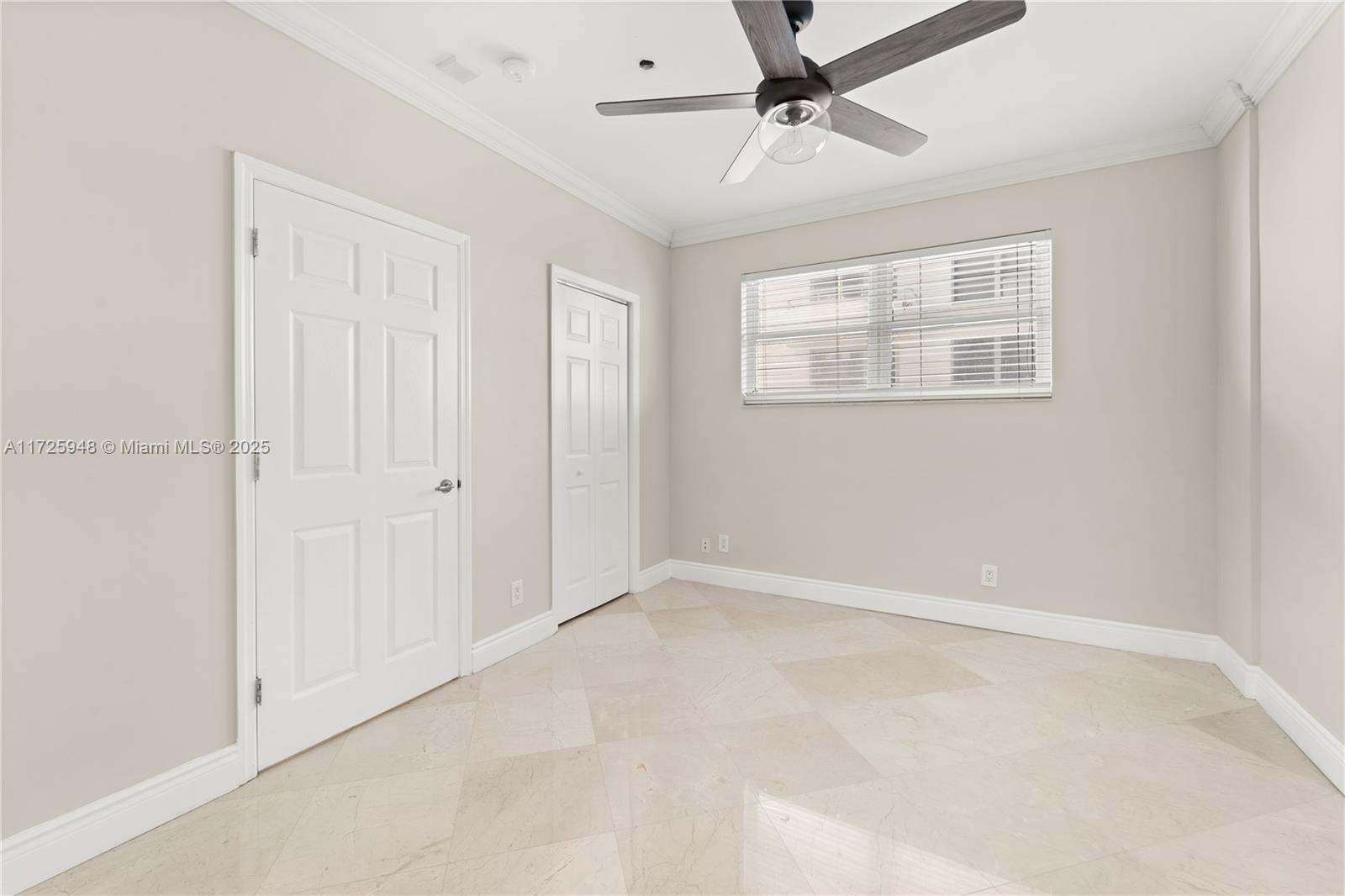 5601 Collins Ave # M12