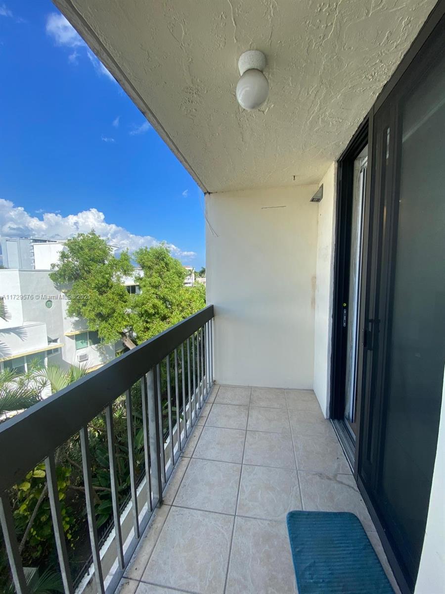 6937 Bay Dr # 402