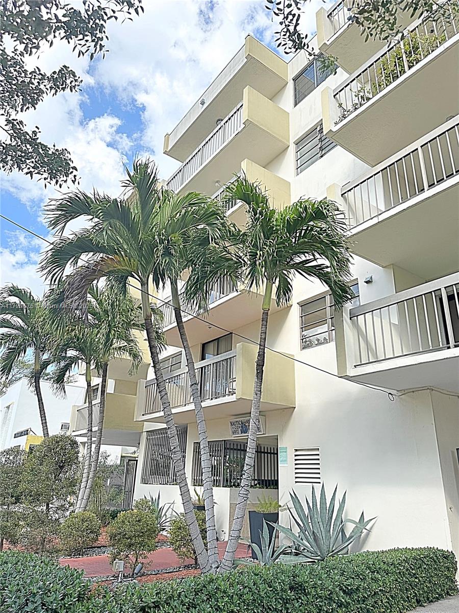 6937 Bay Dr # 402