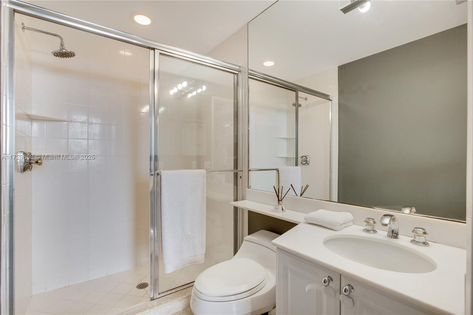 733 Crandon Blvd # 5 Unit: PH-5