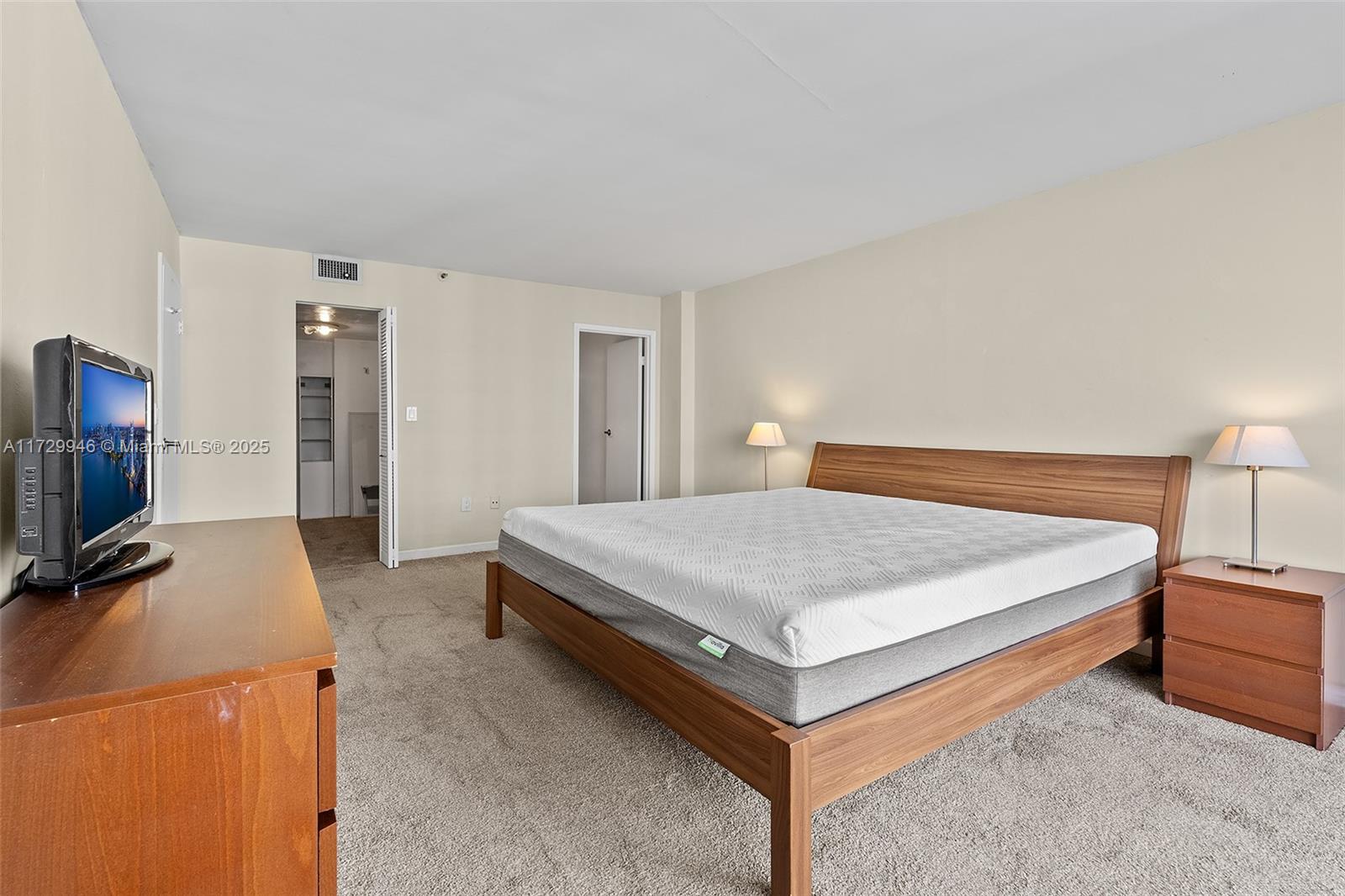 555 NE 15th St # 14G
