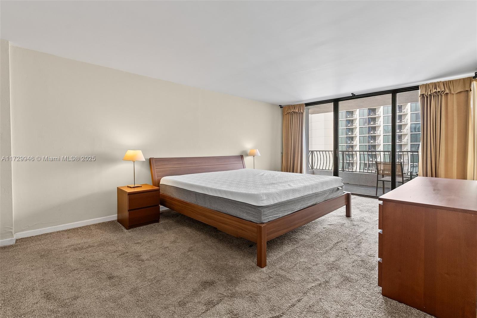 555 NE 15th St # 14G