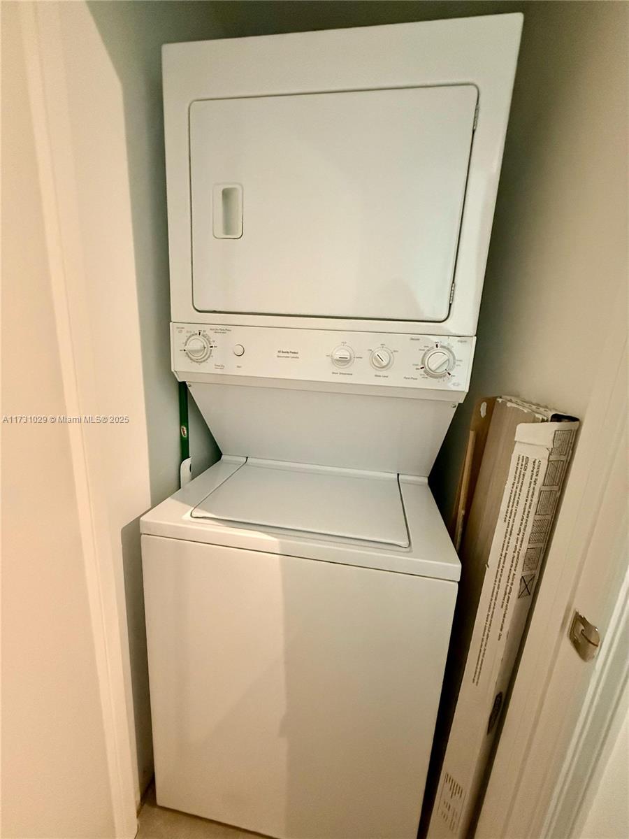 55 SE 6th St # 1405