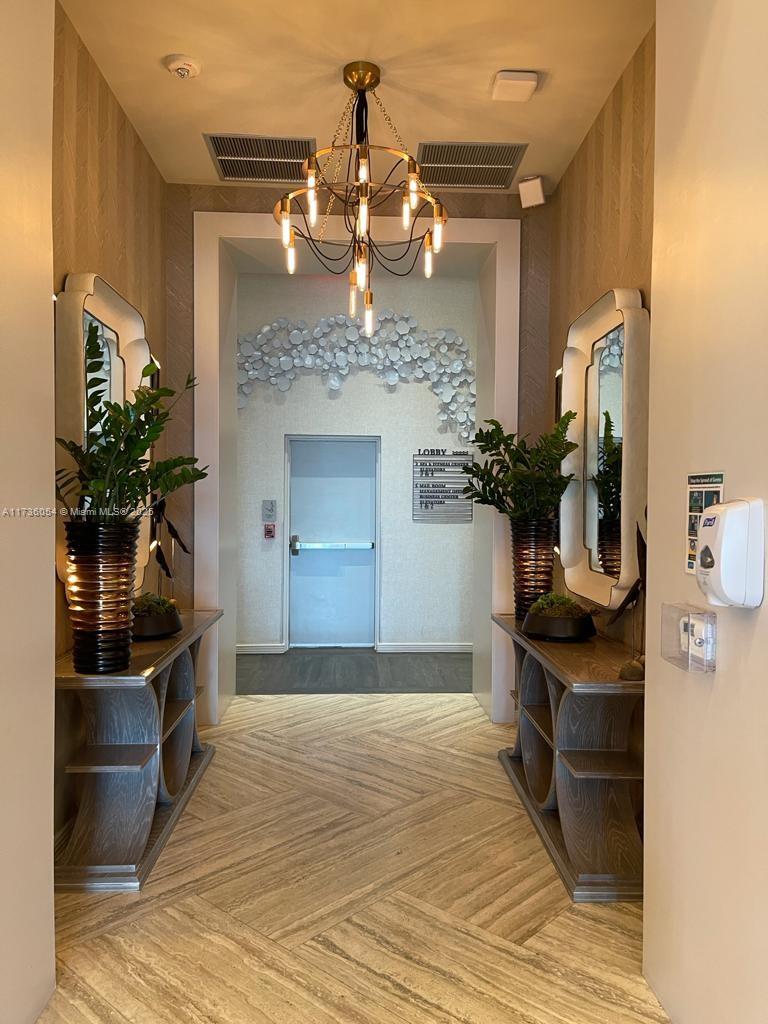 2900 NE 7th Ave # 2101