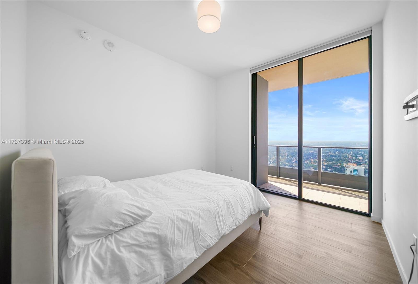 1000 Brickell Plaza Unit: PH5002