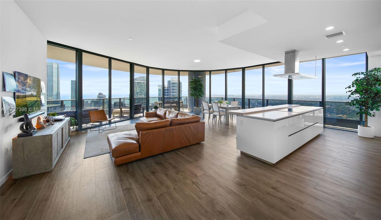 1000 Brickell Plaza Unit: PH5002