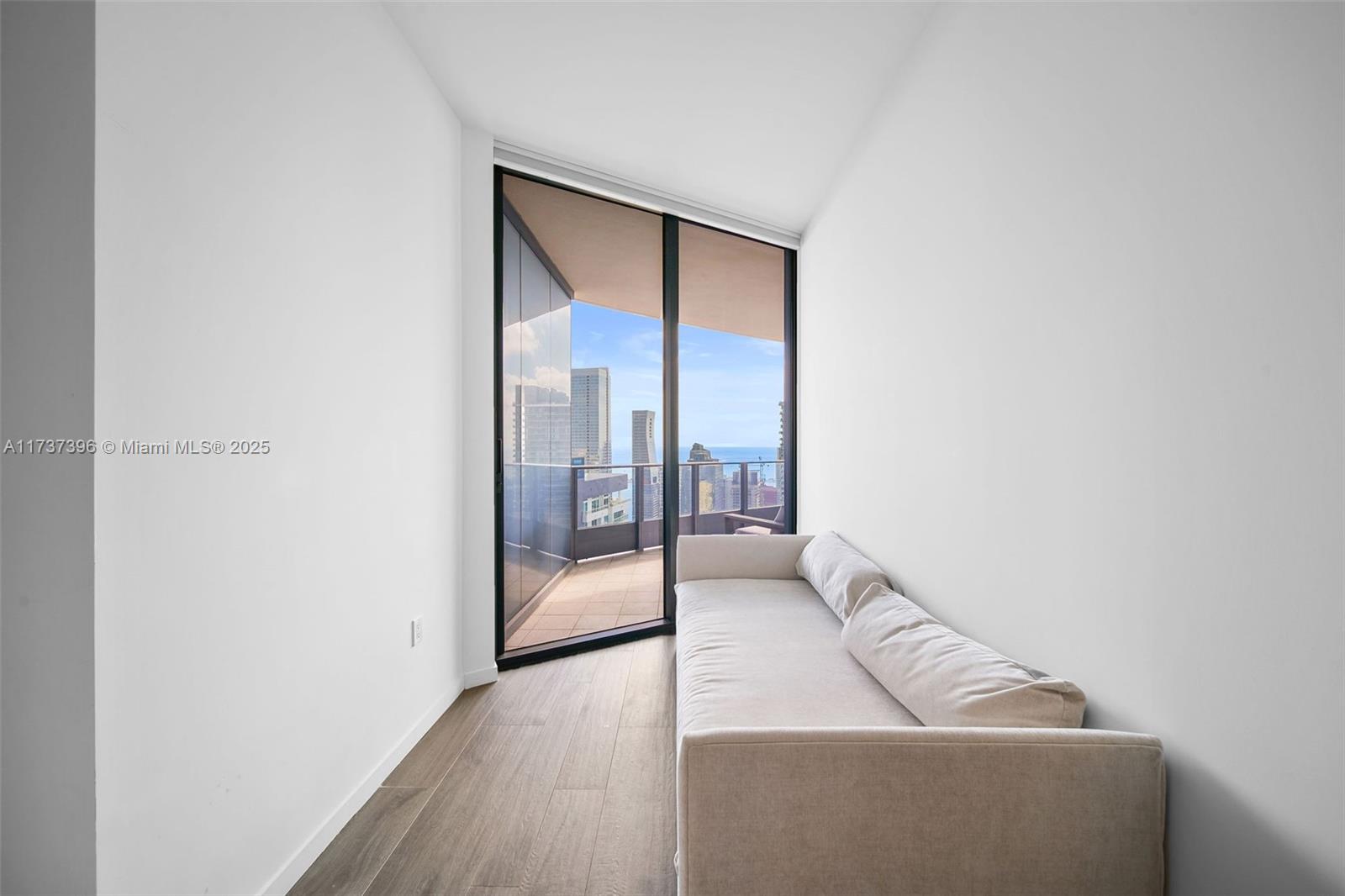 1000 Brickell Plaza Unit: PH5002