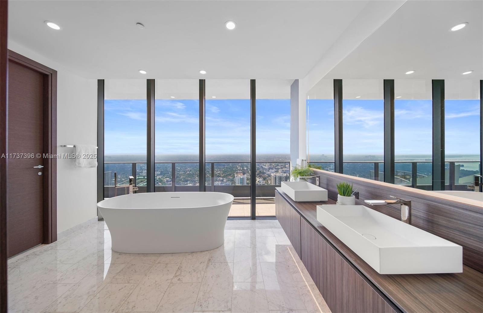 1000 Brickell Plaza Unit: PH5002