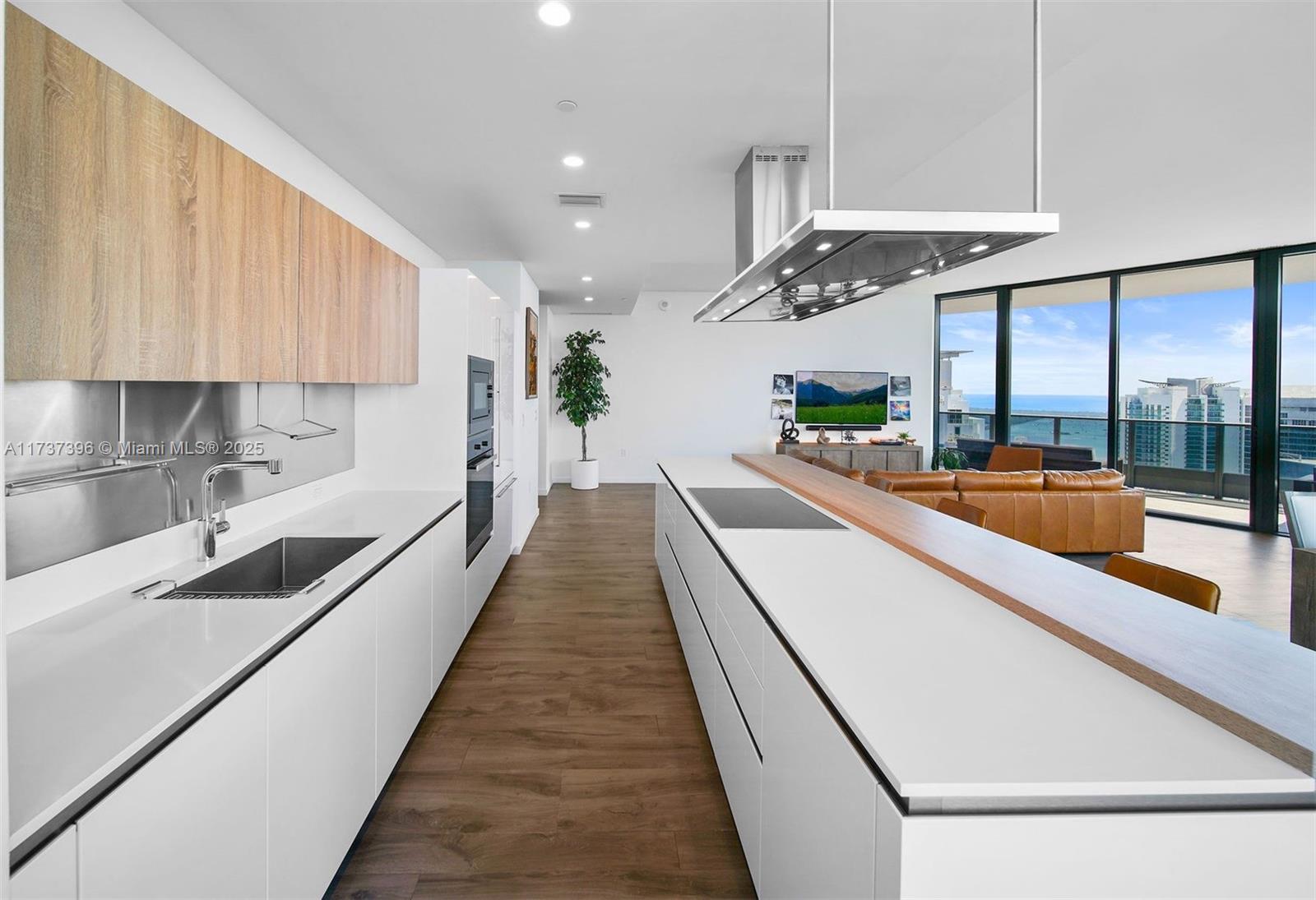 1000 Brickell Plaza Unit: PH5002