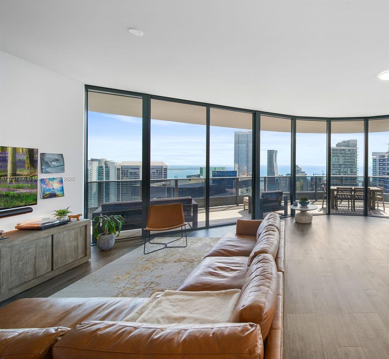 1000 Brickell Plaza Unit: PH5002