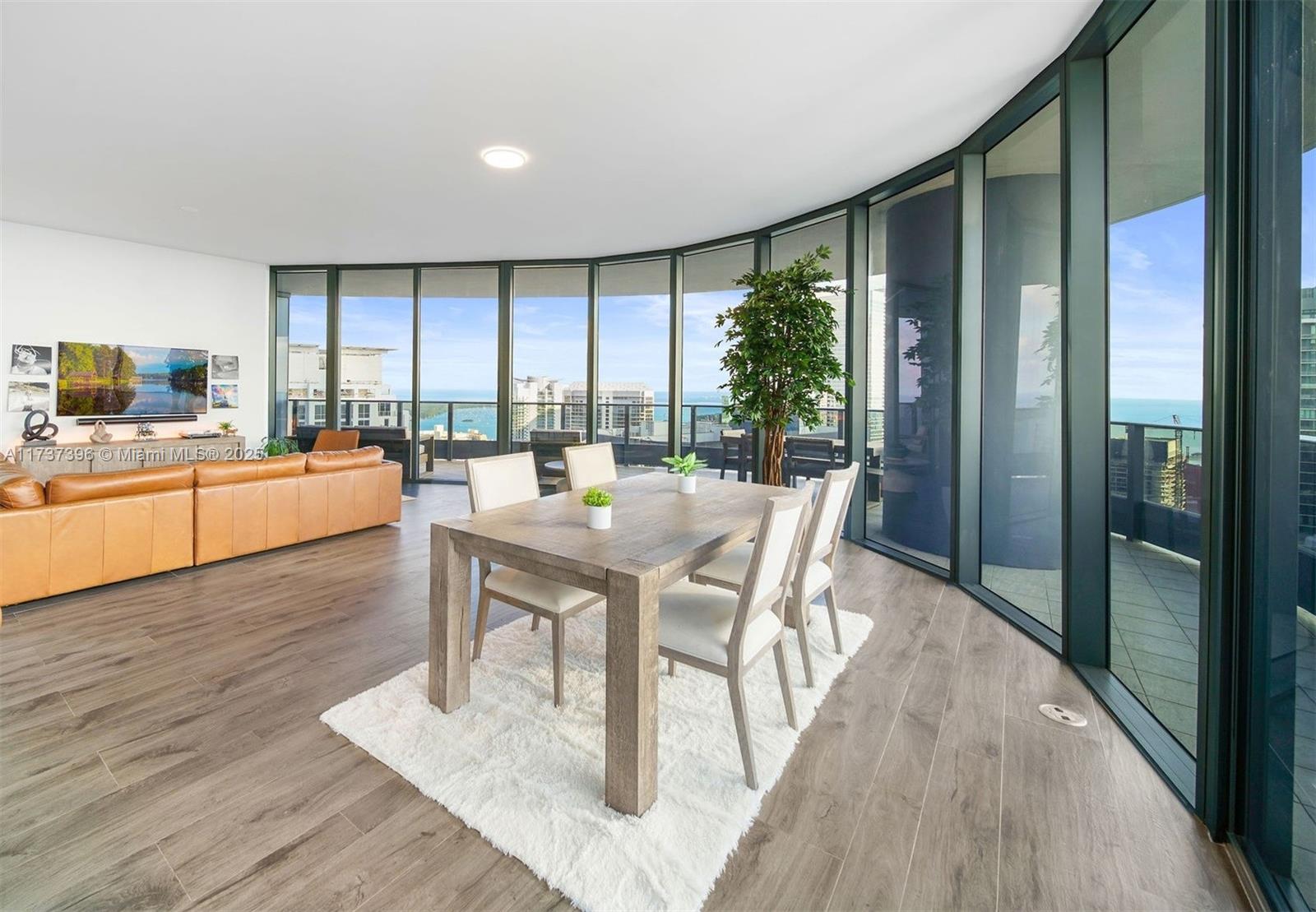 1000 Brickell Plaza Unit: PH5002