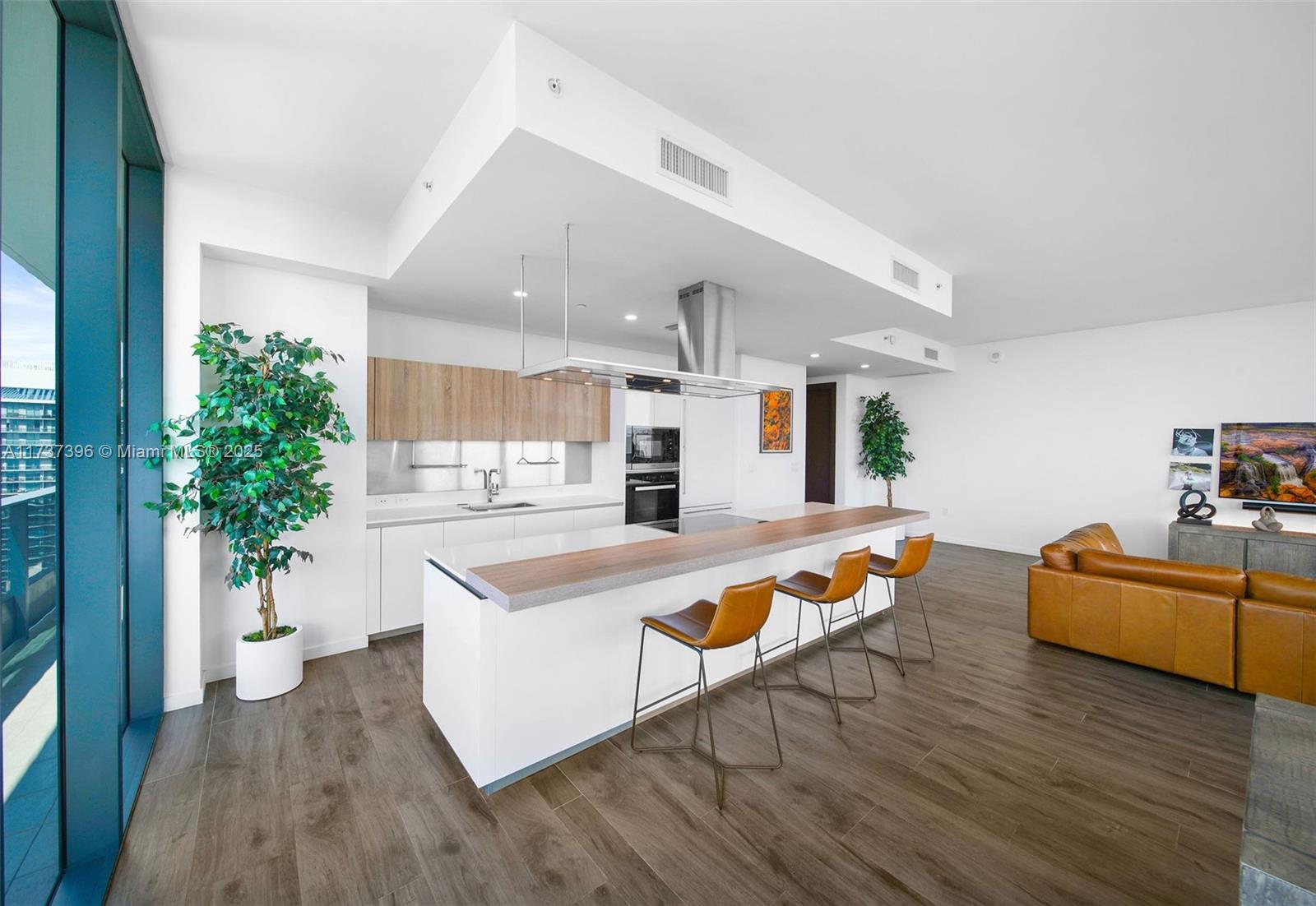 1000 Brickell Plaza Unit: PH5002