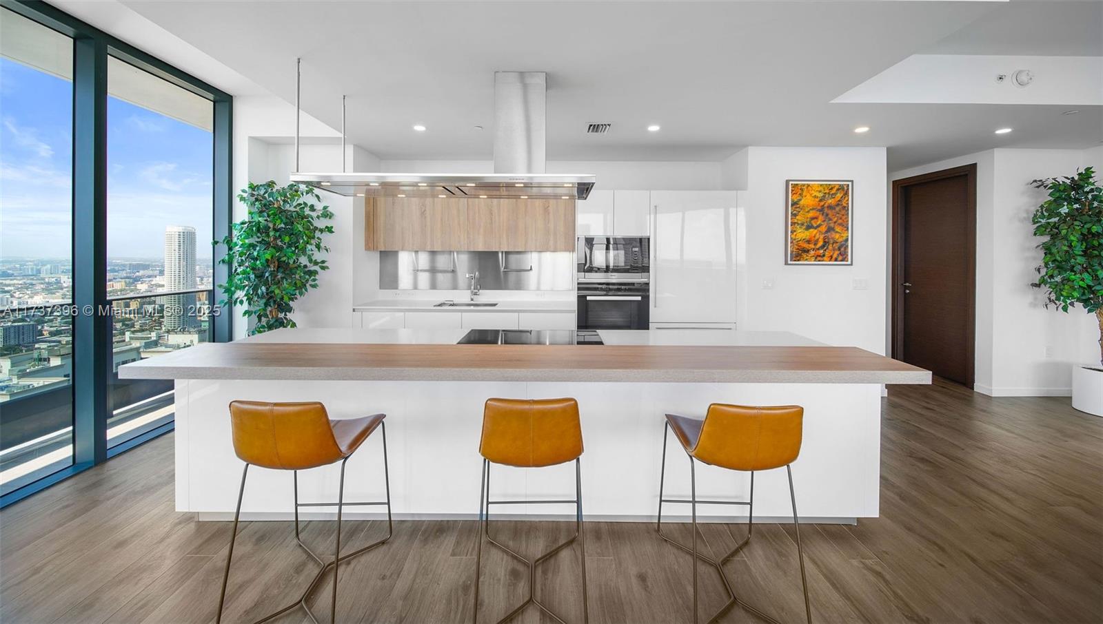 1000 Brickell Plaza Unit: PH5002