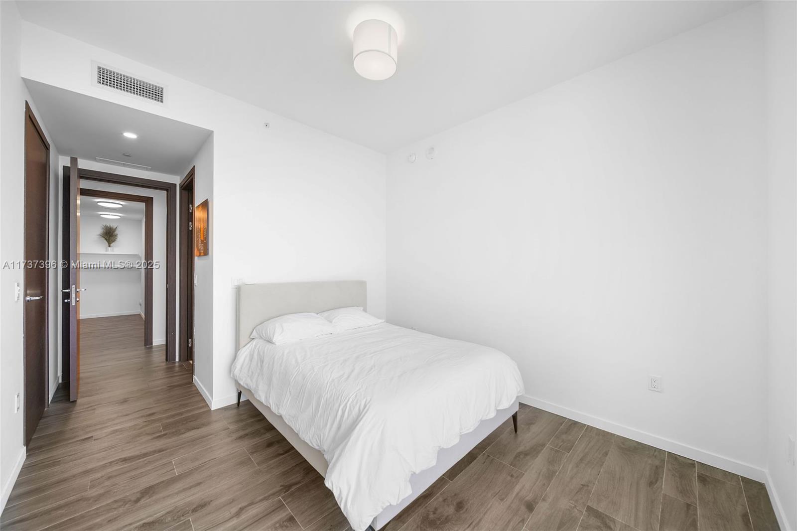 1000 Brickell Plaza Unit: PH5002