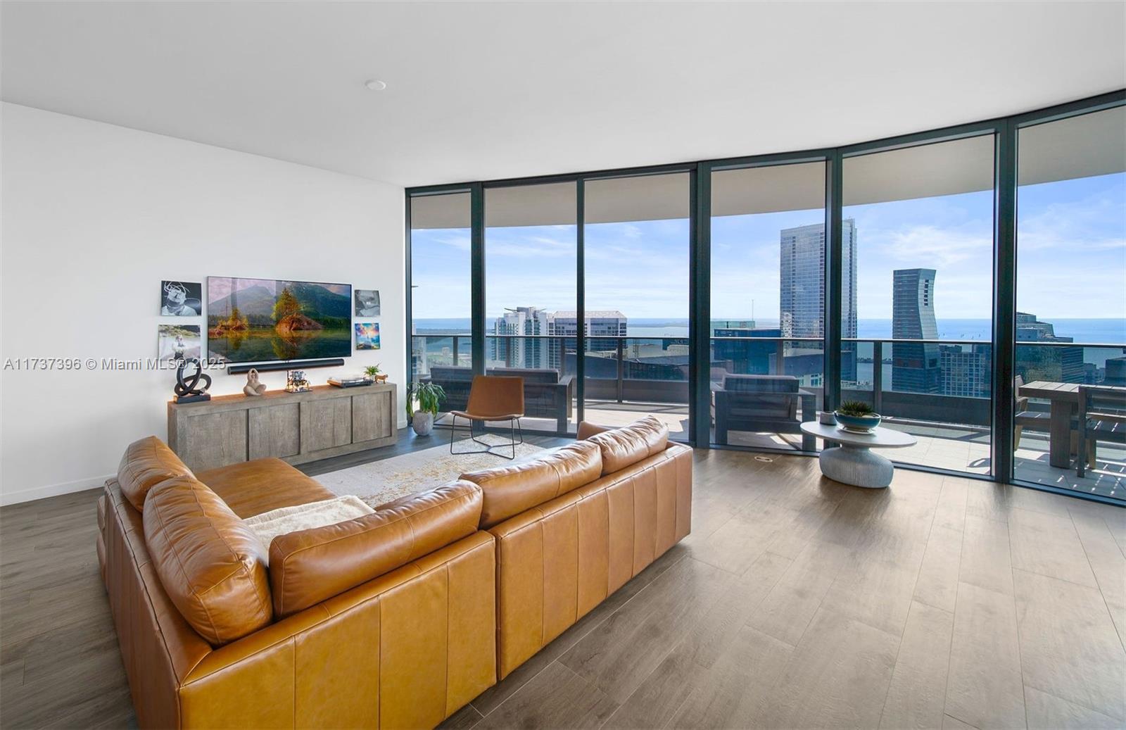 1000 Brickell Plaza Unit: PH5002