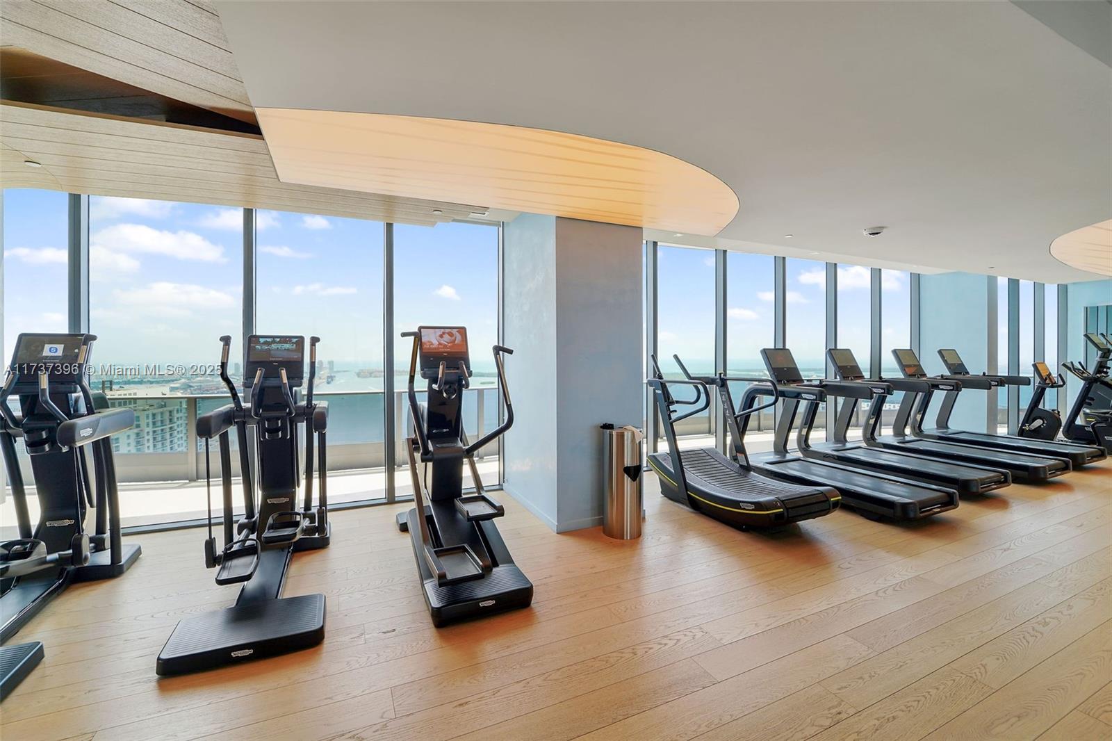 1000 Brickell Plaza Unit: PH5002