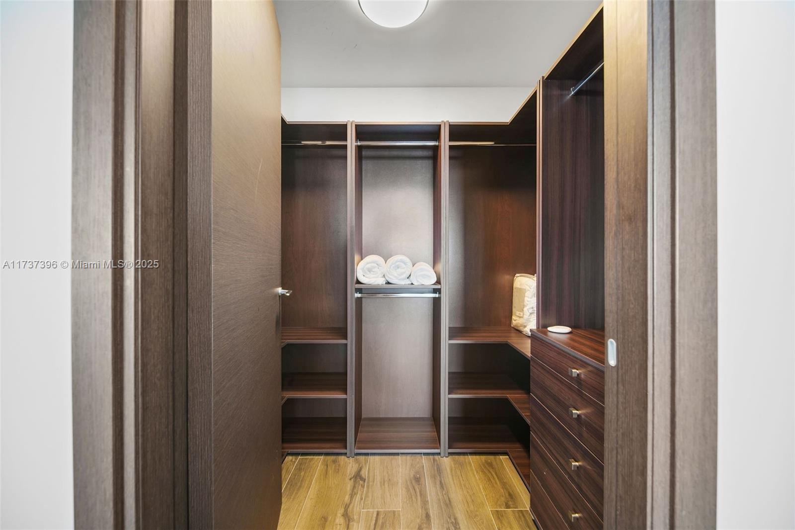 1000 Brickell Plaza Unit: PH5002