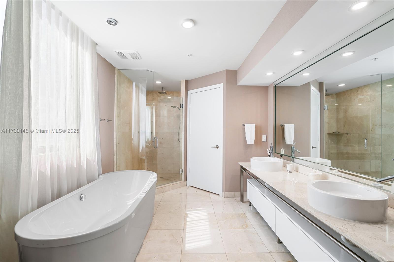 16275 Collins Ave # 1501