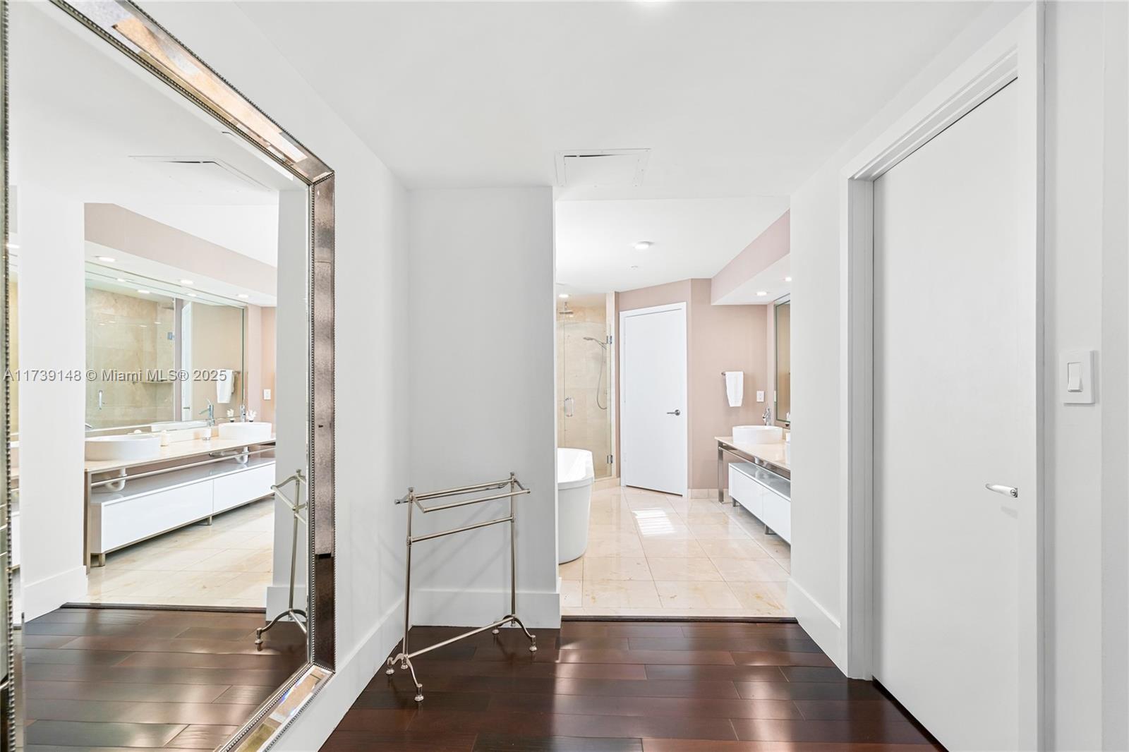 16275 Collins Ave # 1501