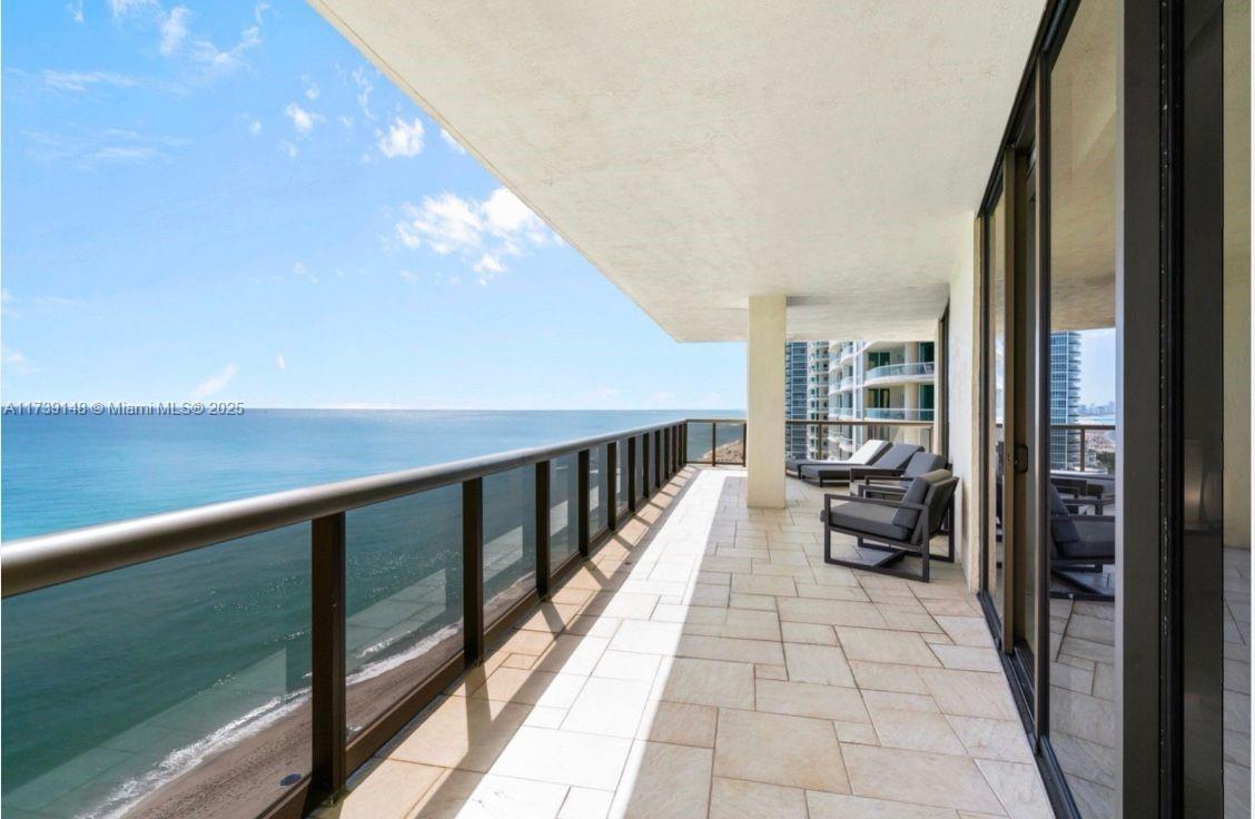 16275 Collins Ave # 1501