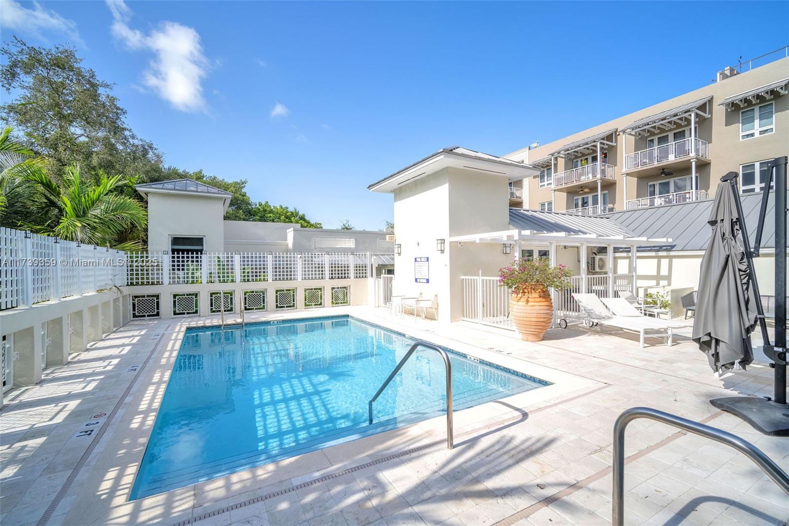 3540 Main Hwy Unit: PH506