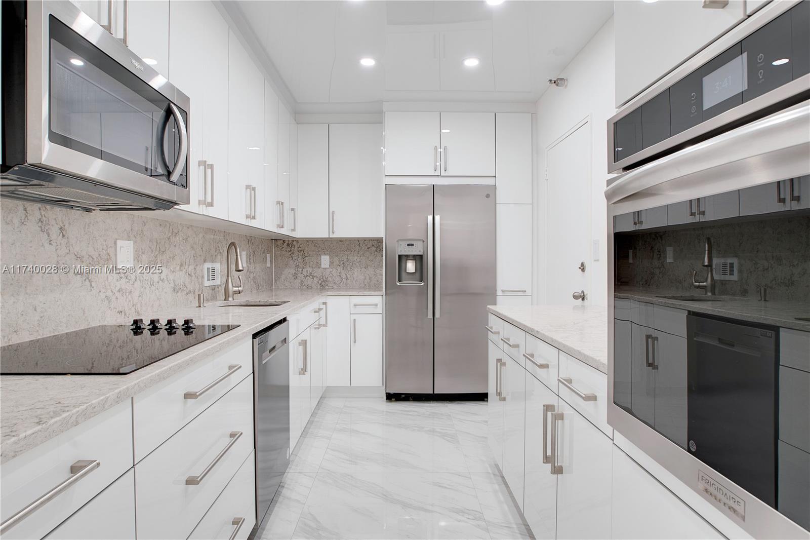 10185 Collins Ave # 907