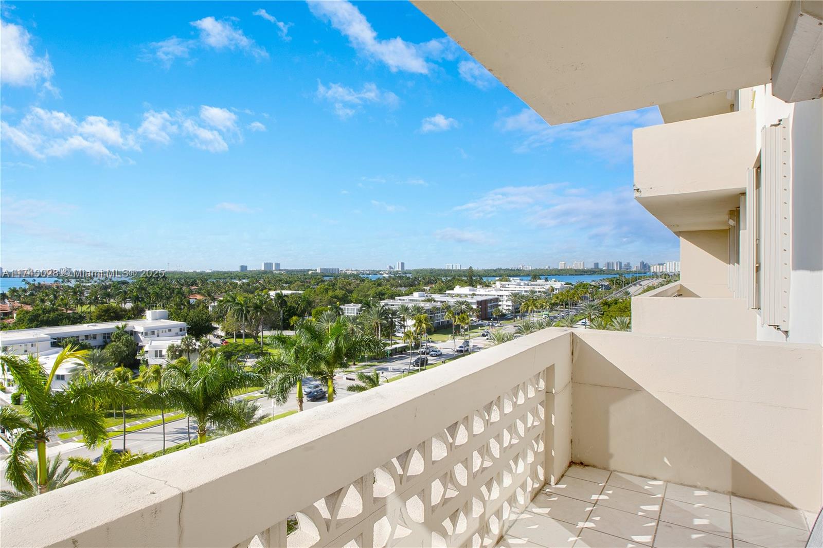 10185 Collins Ave # 907